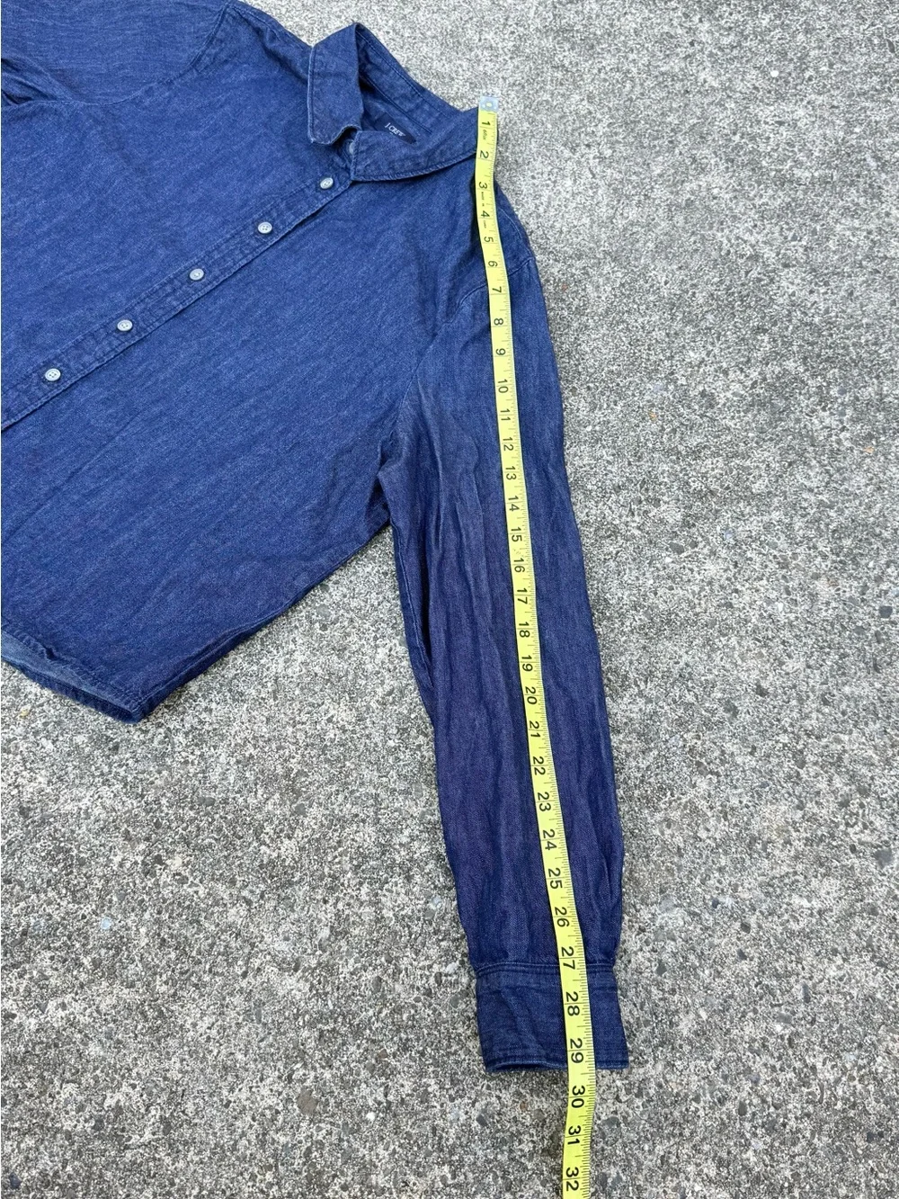 J.Crew Cropped Dark Wash Denim Shirt Size M | Classic Capsule Staple - Picture 9 of 11